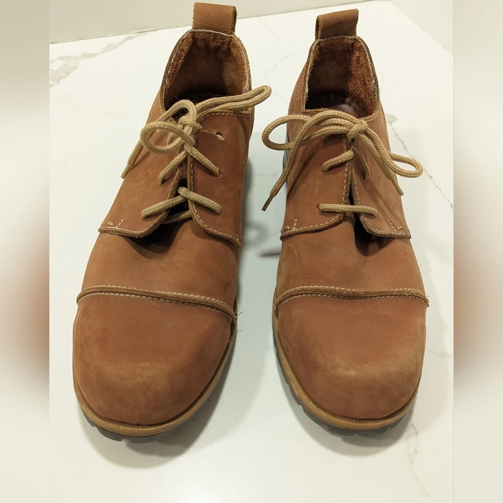 Combers & Toltec Men's brown round toe lace up comfortable boots shoes size 9.5